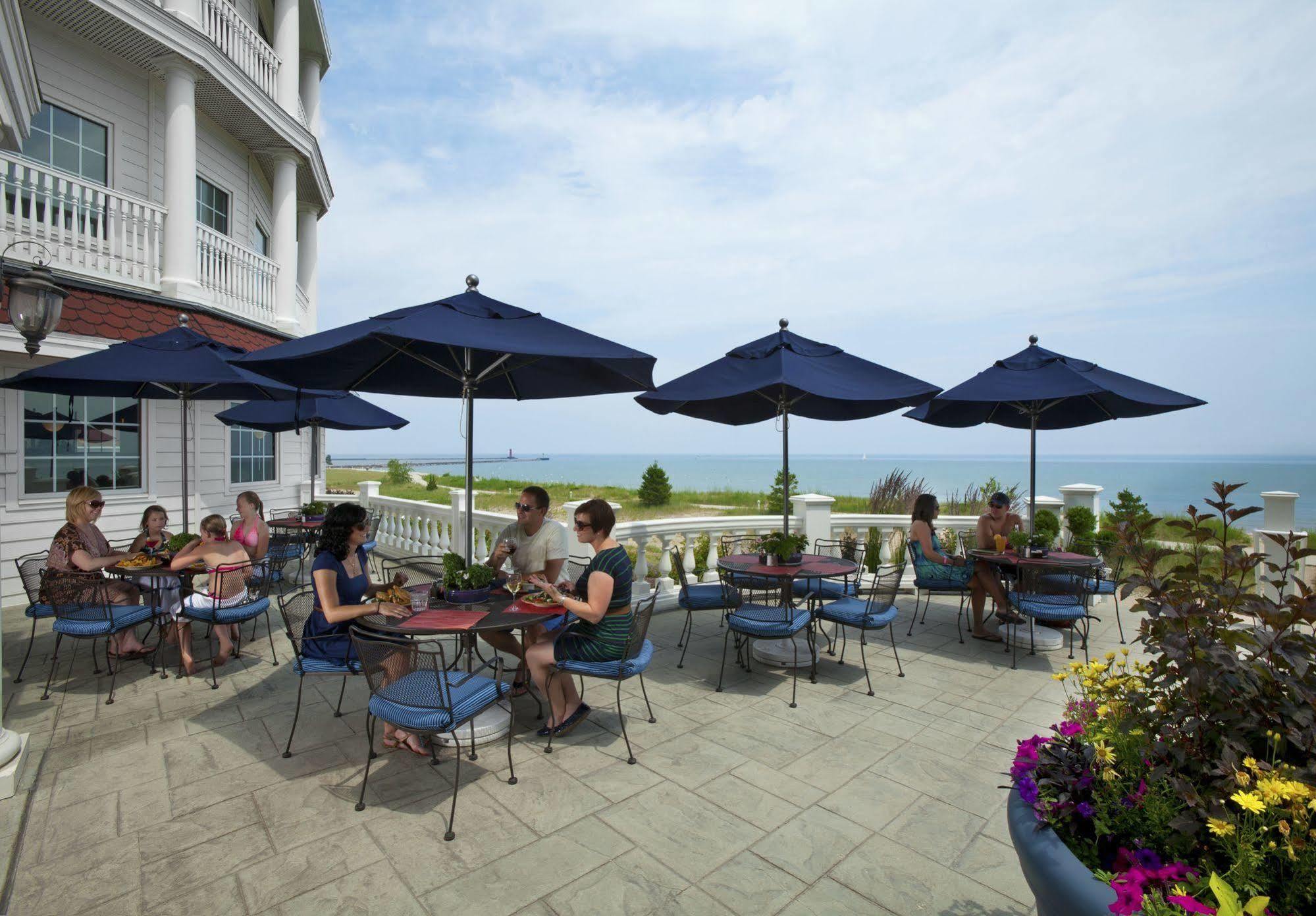 Blue Harbor Resort & Spa Sheboygan Exterior photo